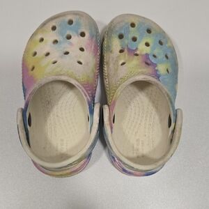 CROCS Kids Tie-Dye Slippers
